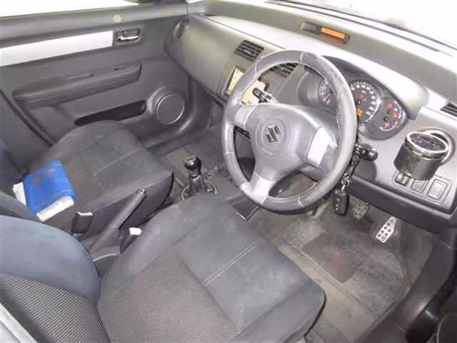 SUZUKI SWIFT