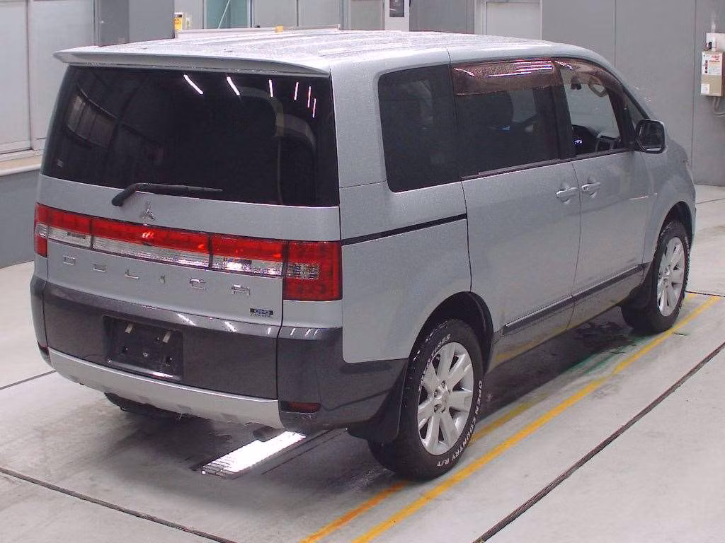 MITSUBISHI DELICA D:5