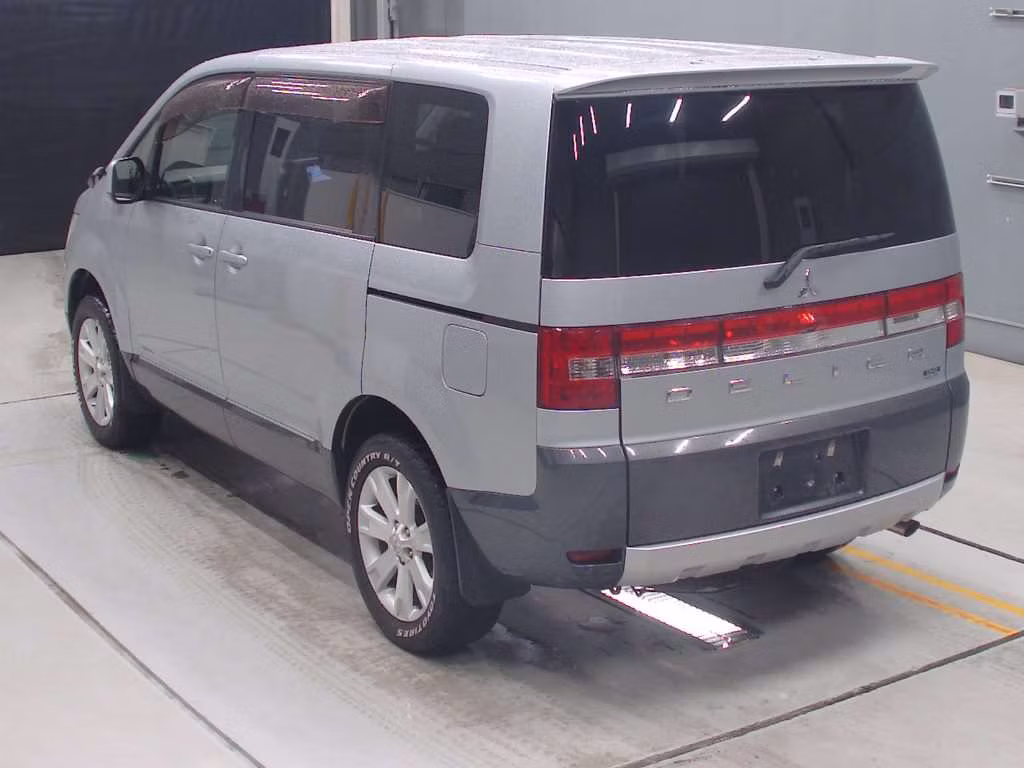 MITSUBISHI DELICA D:5