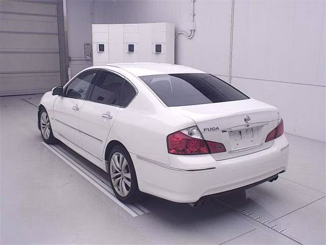 NISSAN FUGA