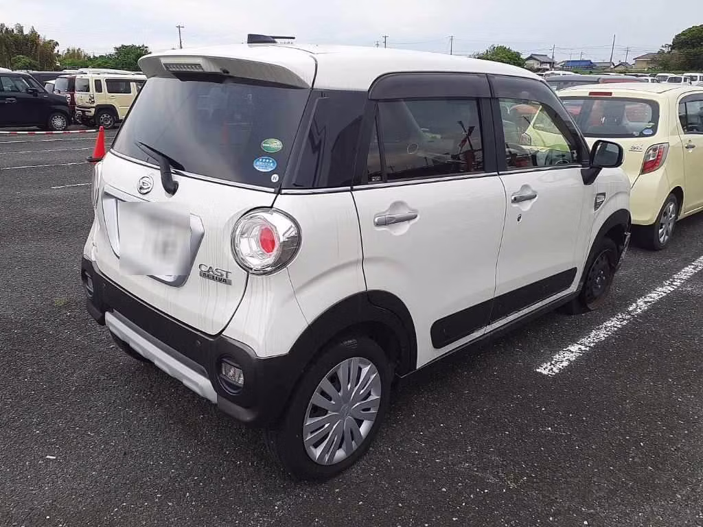 DAIHATSU CAST