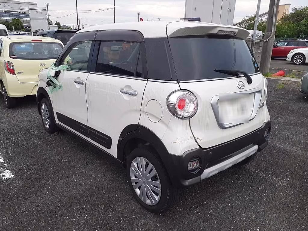 DAIHATSU CAST
