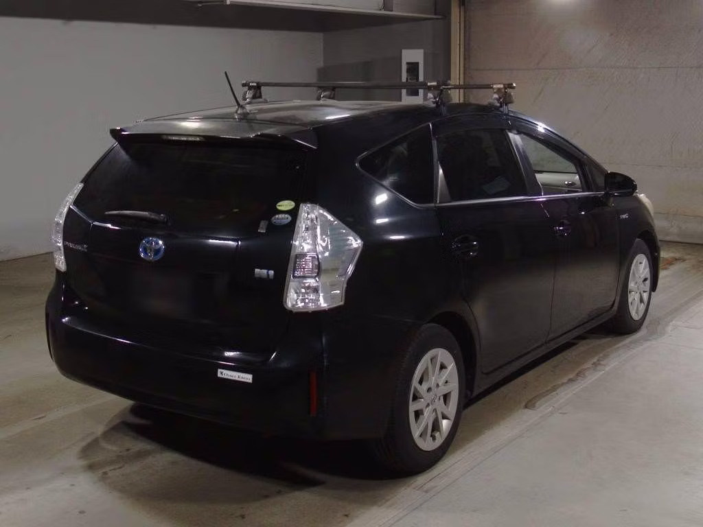TOYOTA PRIUS ALPHA