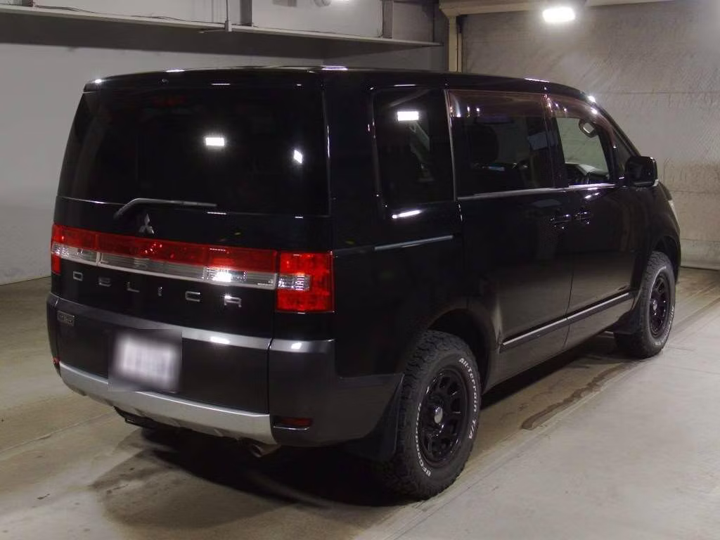 MITSUBISHI DELICA D:5