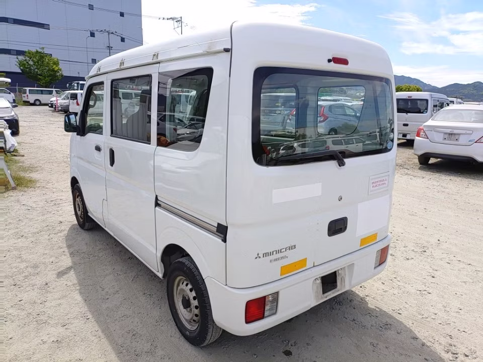 MITSUBISHI MINICAB