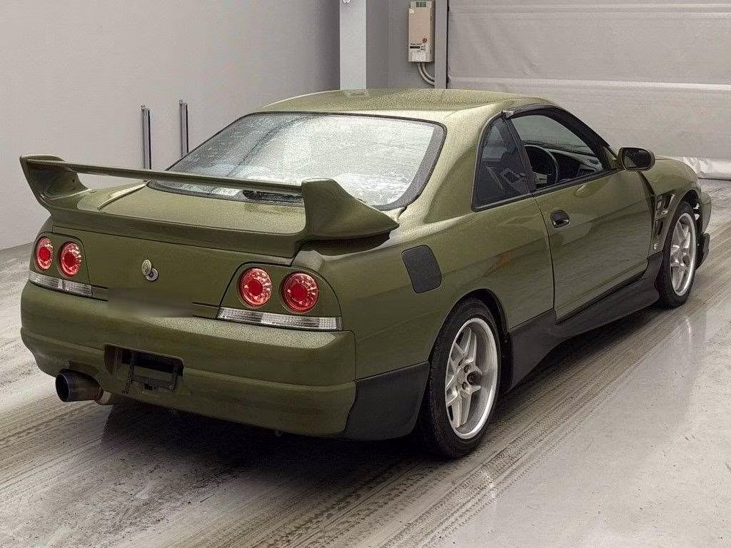 NISSAN SKYLINE