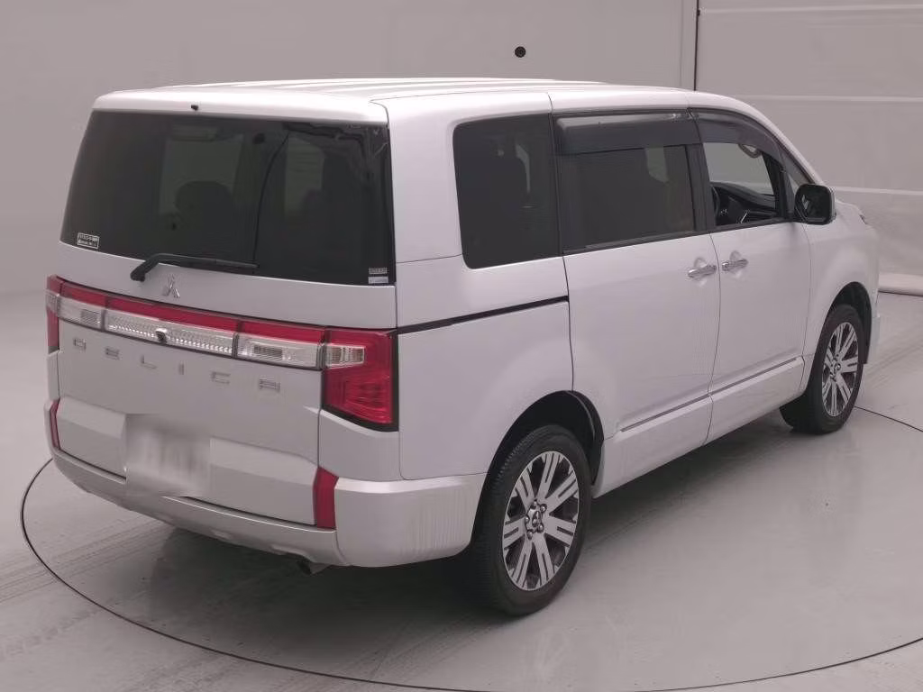 MITSUBISHI DELICA D:5