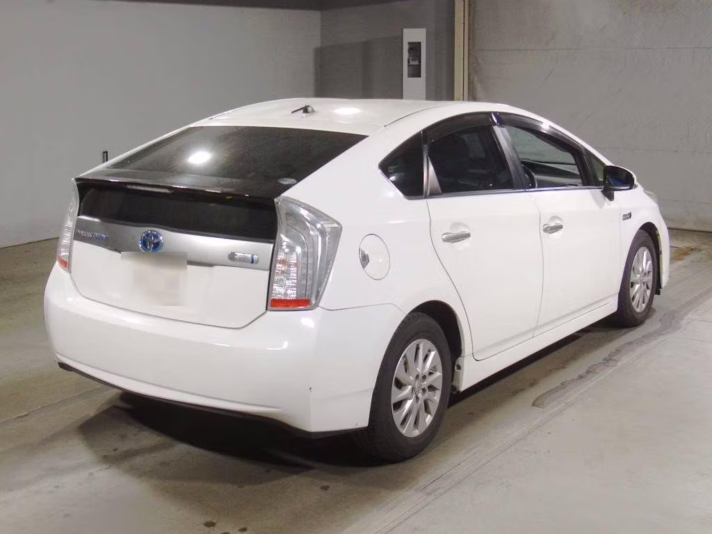 TOYOTA PRIUS PHV