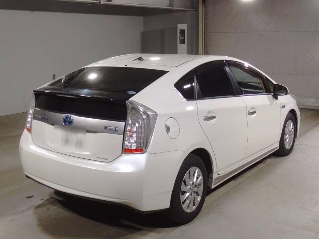 TOYOTA PRIUS PHV