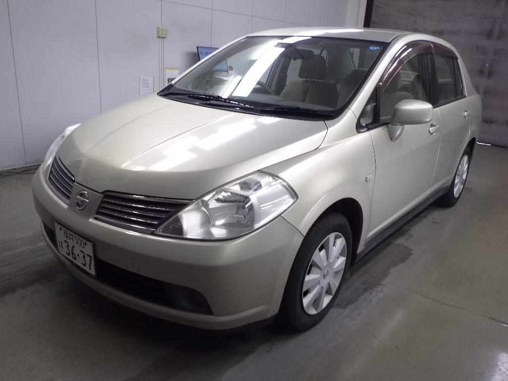 NISSAN TIIDA LATIO