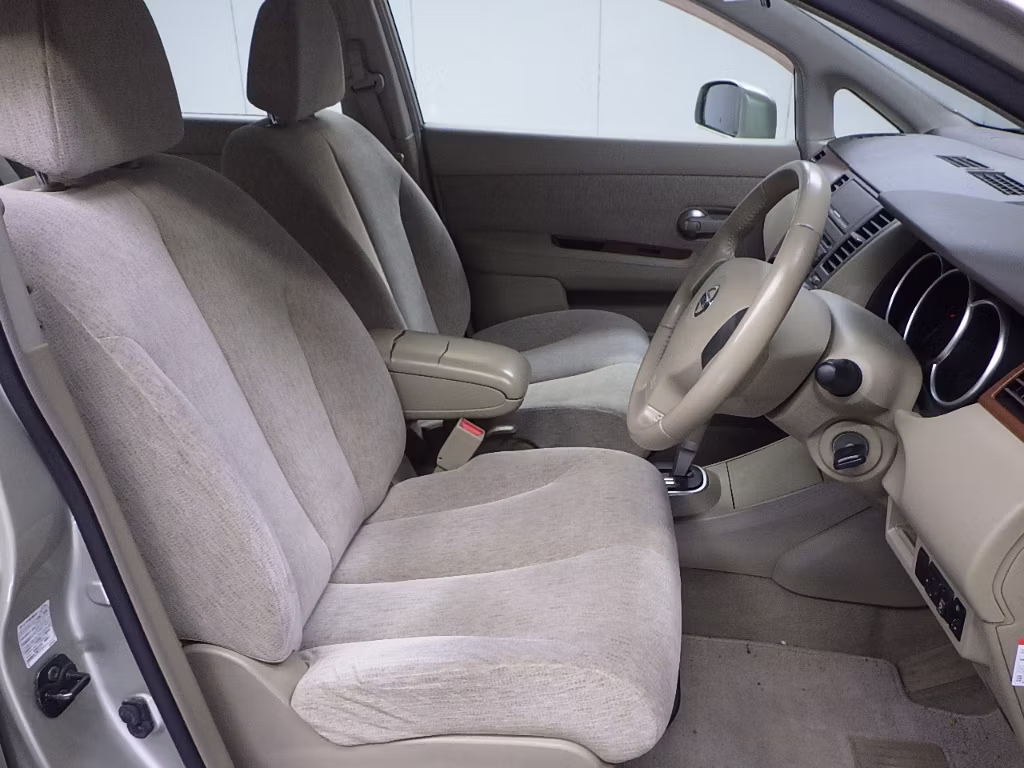 NISSAN TIIDA LATIO