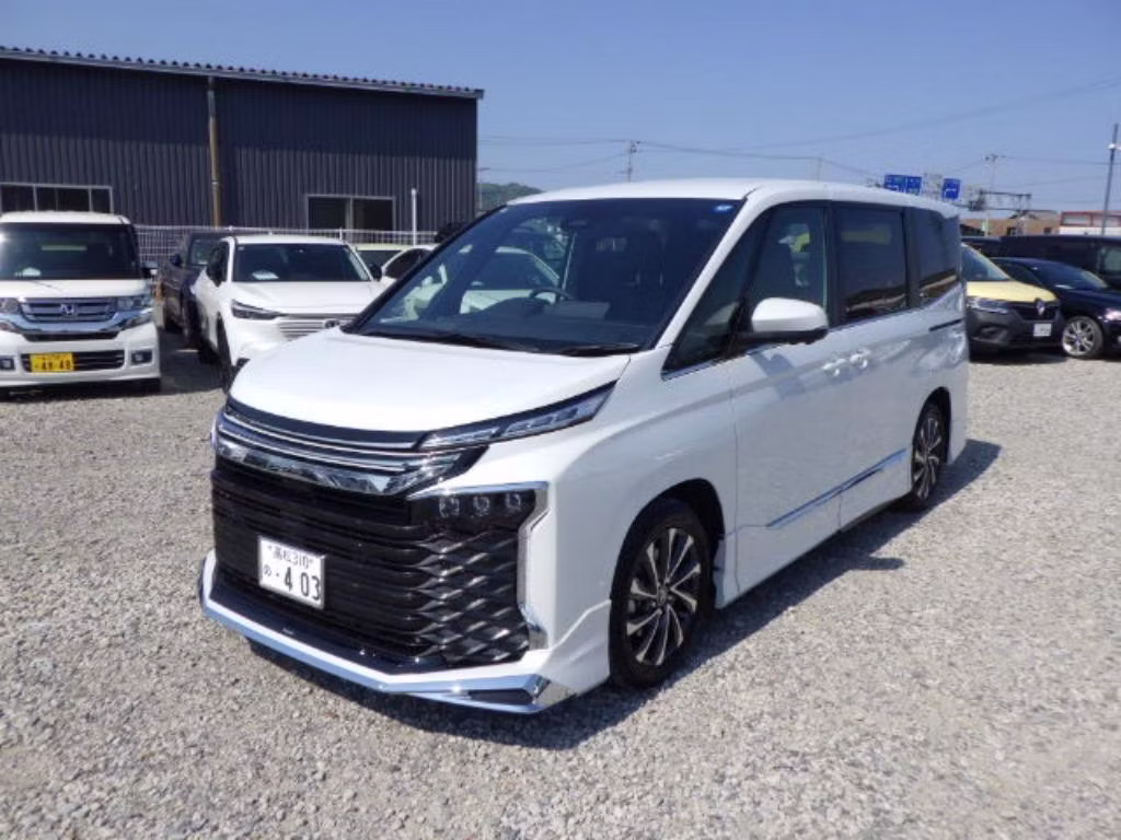 TOYOTA VOXY