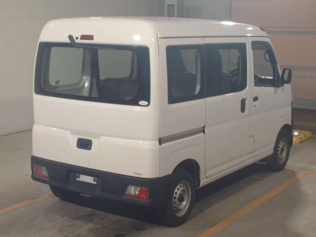 TOYOTA PIXIS VAN