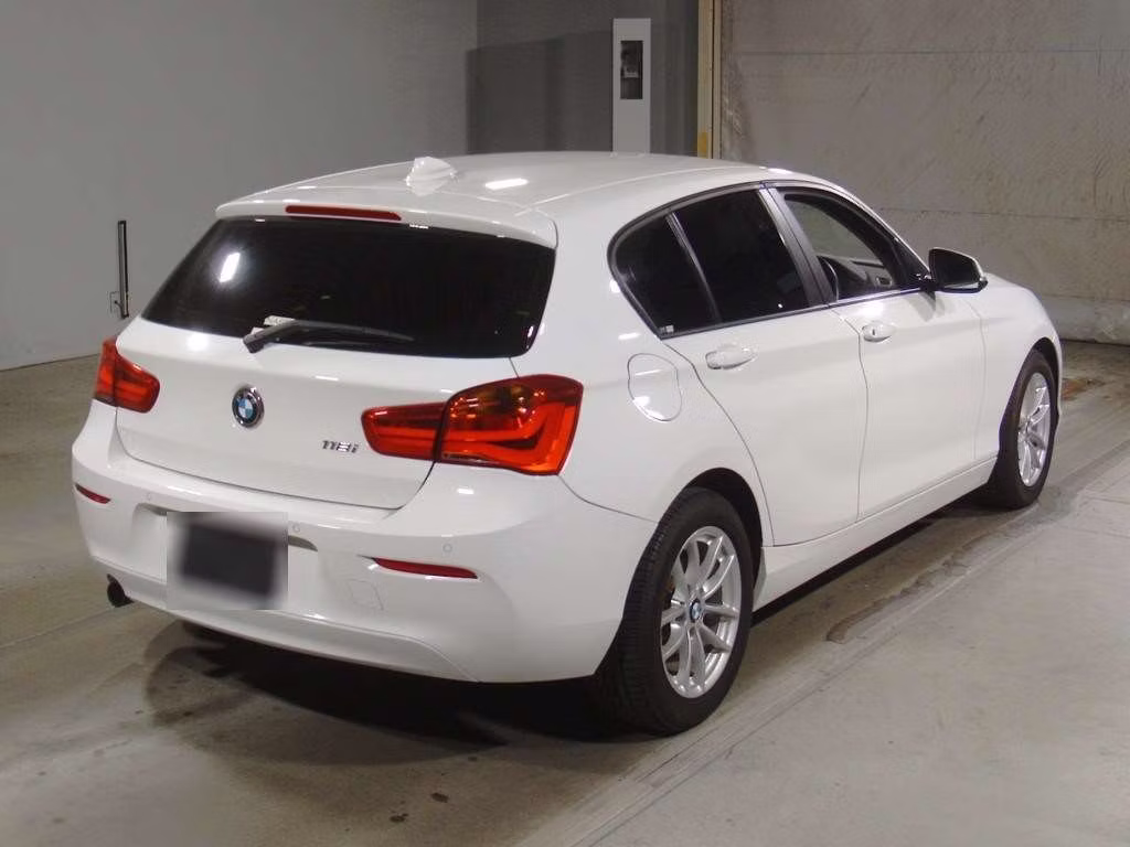 BMW 1-SERIES