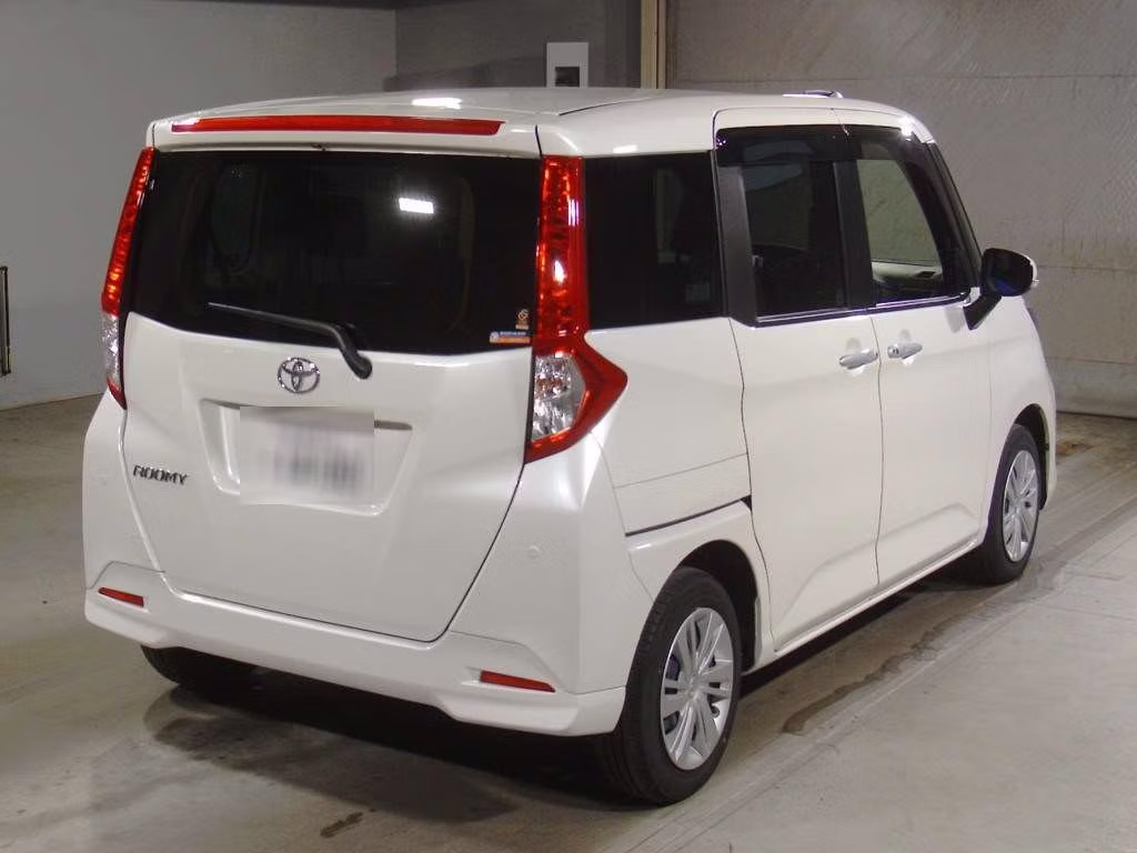 TOYOTA ROOMY