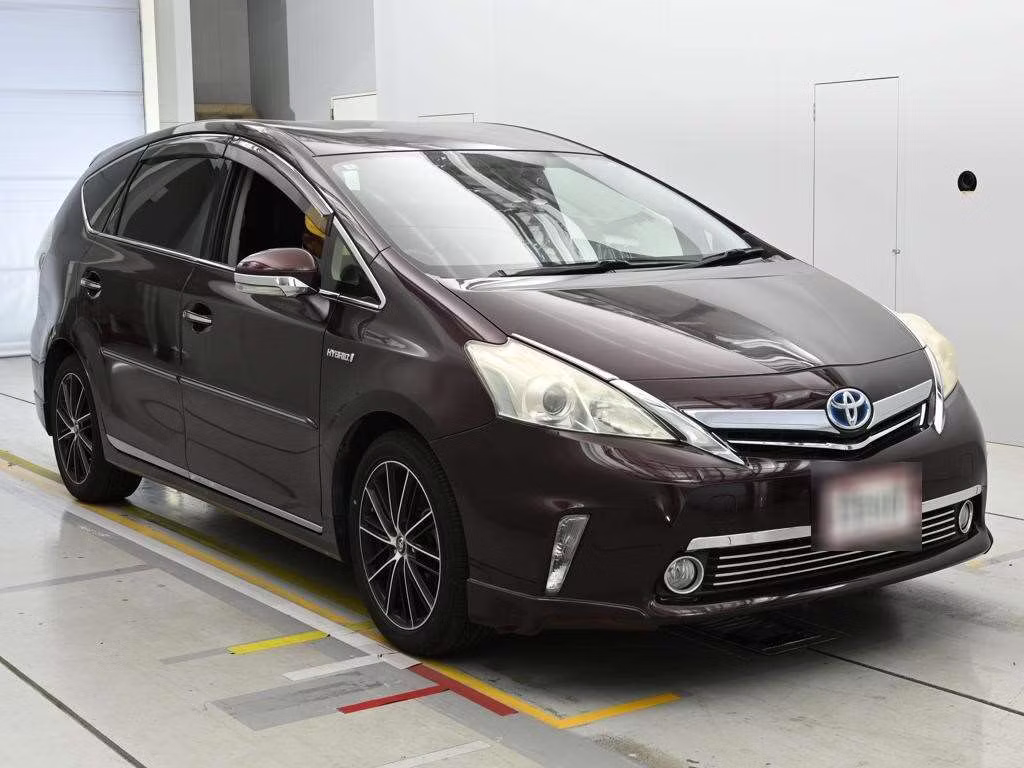 TOYOTA PRIUS ALPHA
