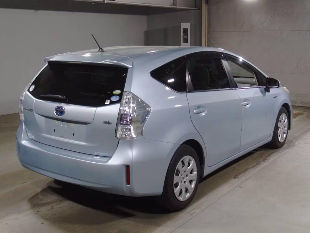 TOYOTA PRIUS ALPHA