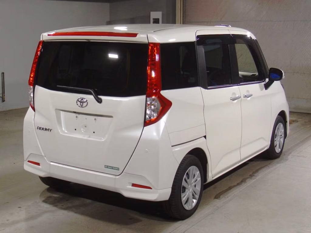 TOYOTA ROOMY