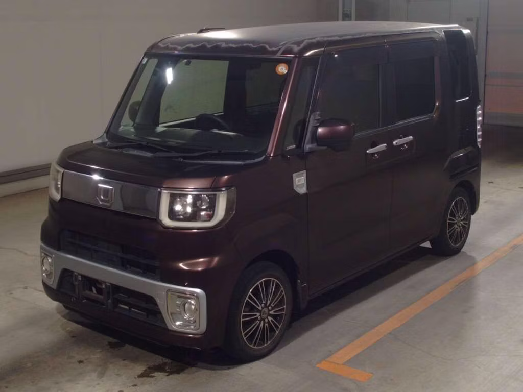 DAIHATSU WAKE
