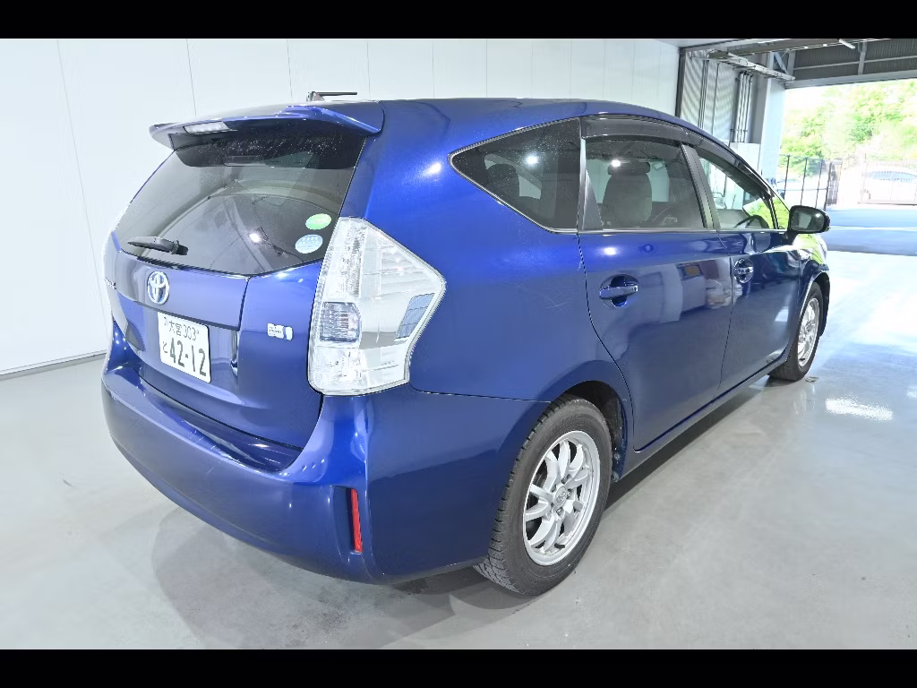 TOYOTA PRIUS ALPHA