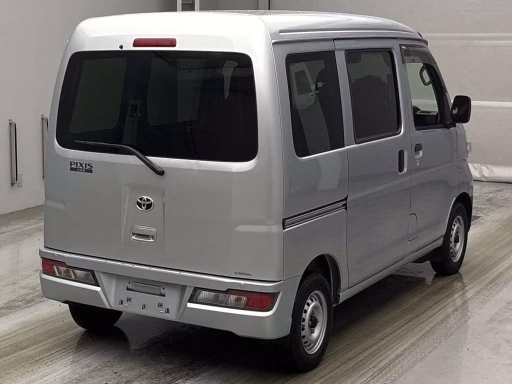 TOYOTA PIXIS VAN