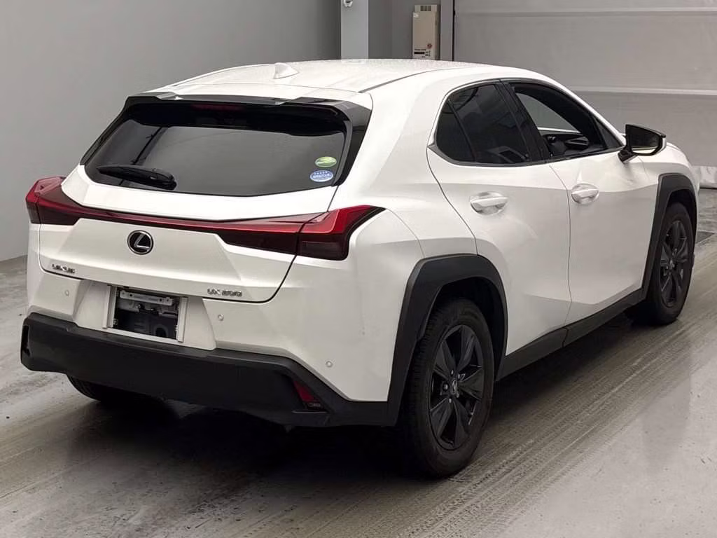 LEXUS UX200