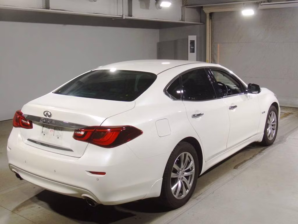 NISSAN FUGA