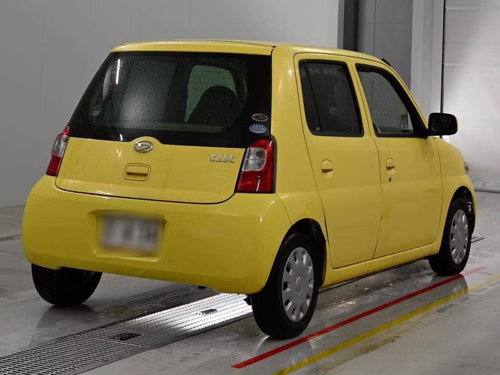 DAIHATSU ESSE