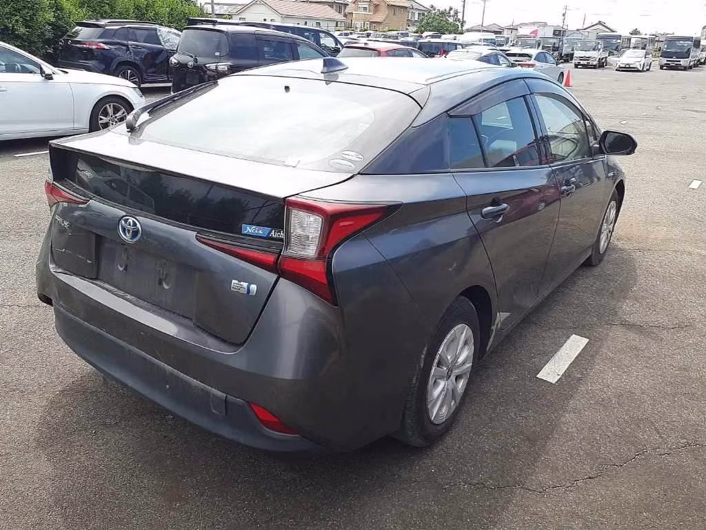 TOYOTA PRIUS