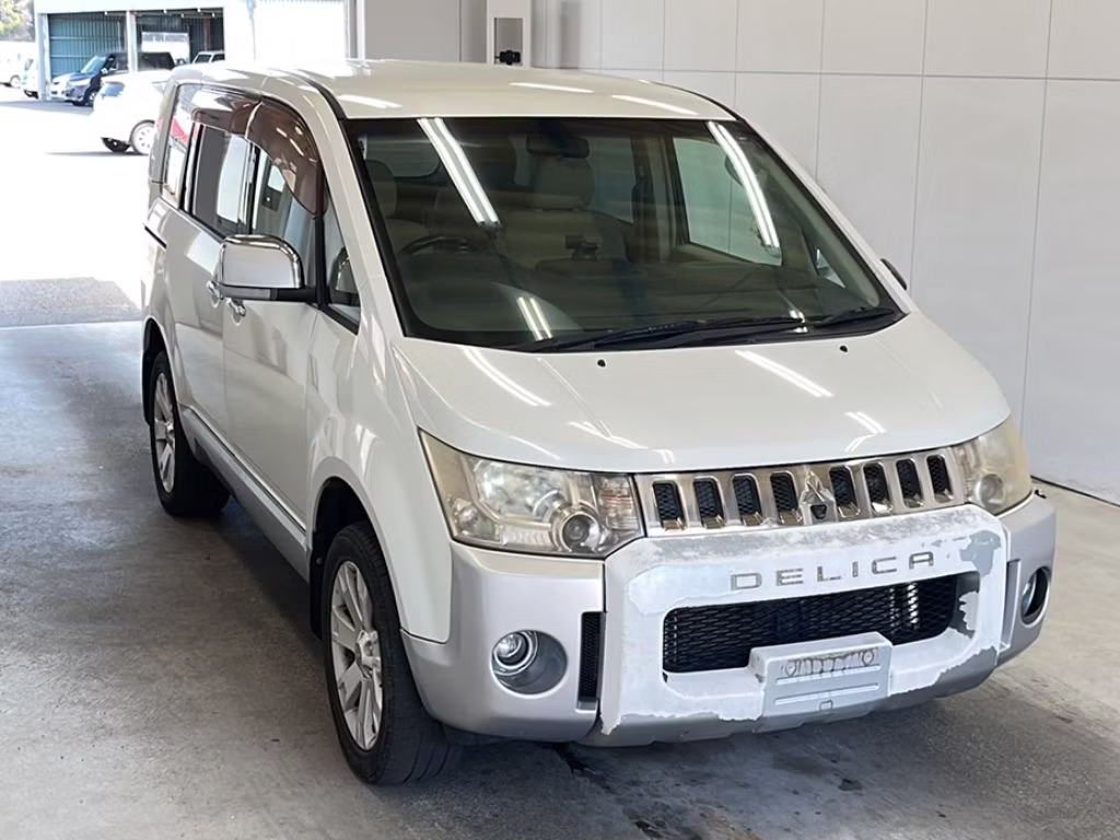 MITSUBISHI DELICA D:5