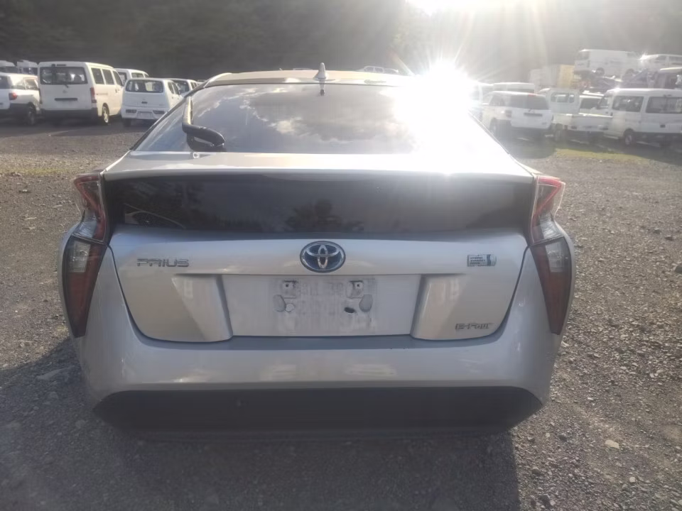 TOYOTA PRIUS