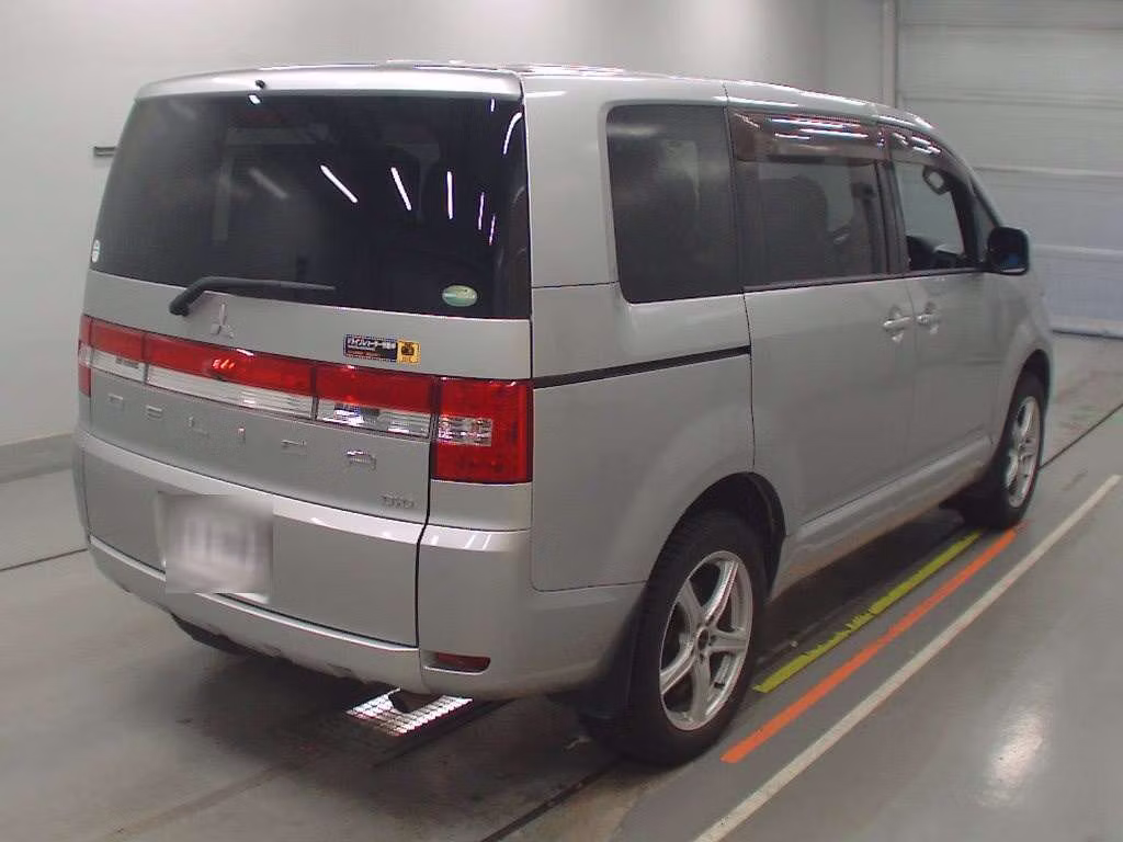 MITSUBISHI DELICA D:5