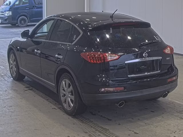 NISSAN SKYLINE CROSSOVER