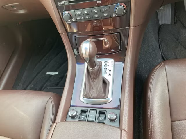 NISSAN SKYLINE CROSSOVER