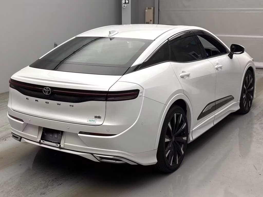 TOYOTA CROWN