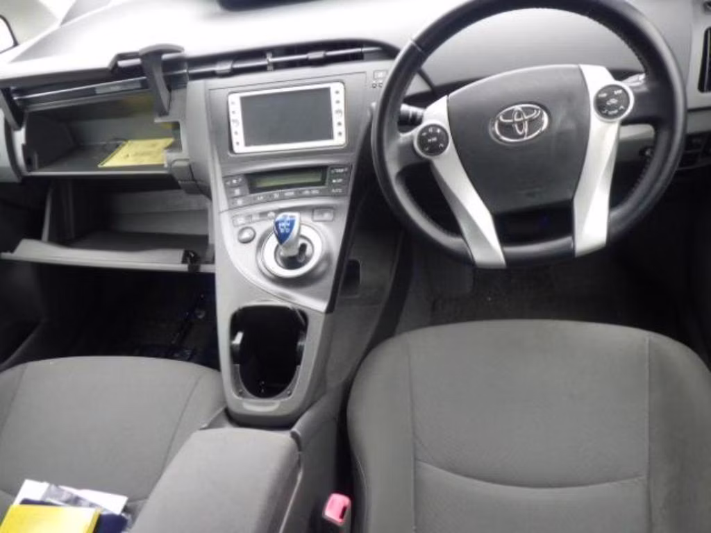 TOYOTA PRIUS