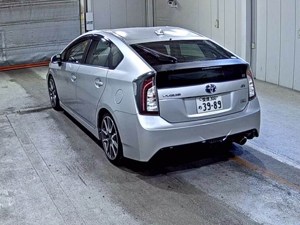 TOYOTA PRIUS