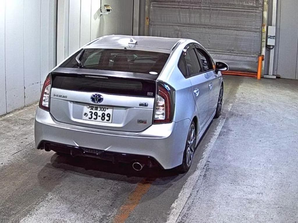 TOYOTA PRIUS