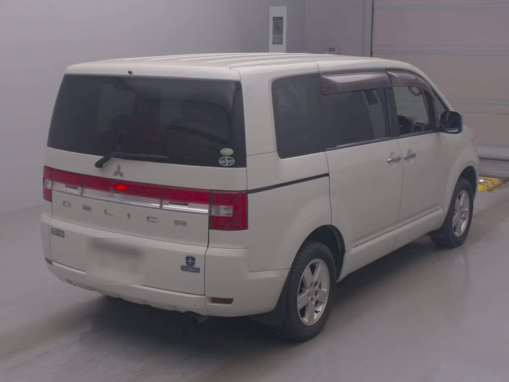 MITSUBISHI DELICA D:5