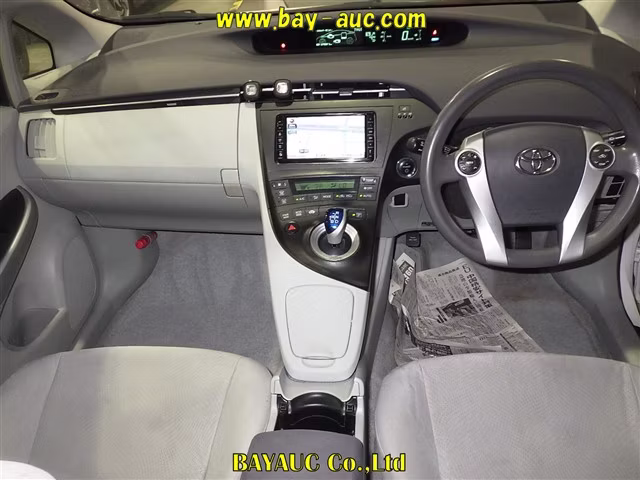 TOYOTA PRIUS