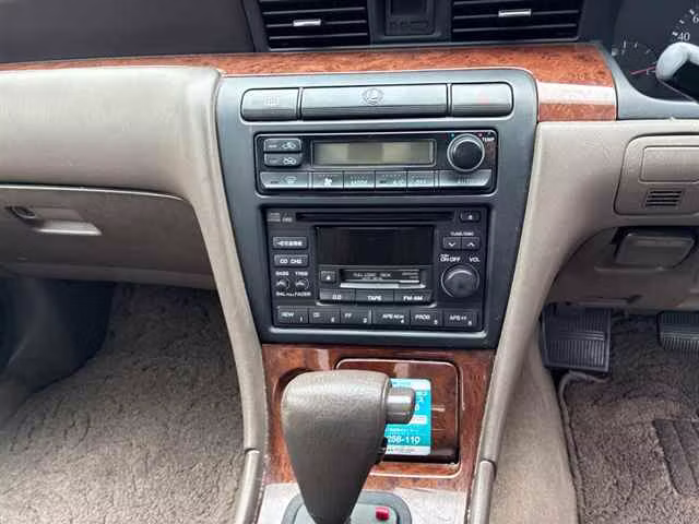 NISSAN LAUREL