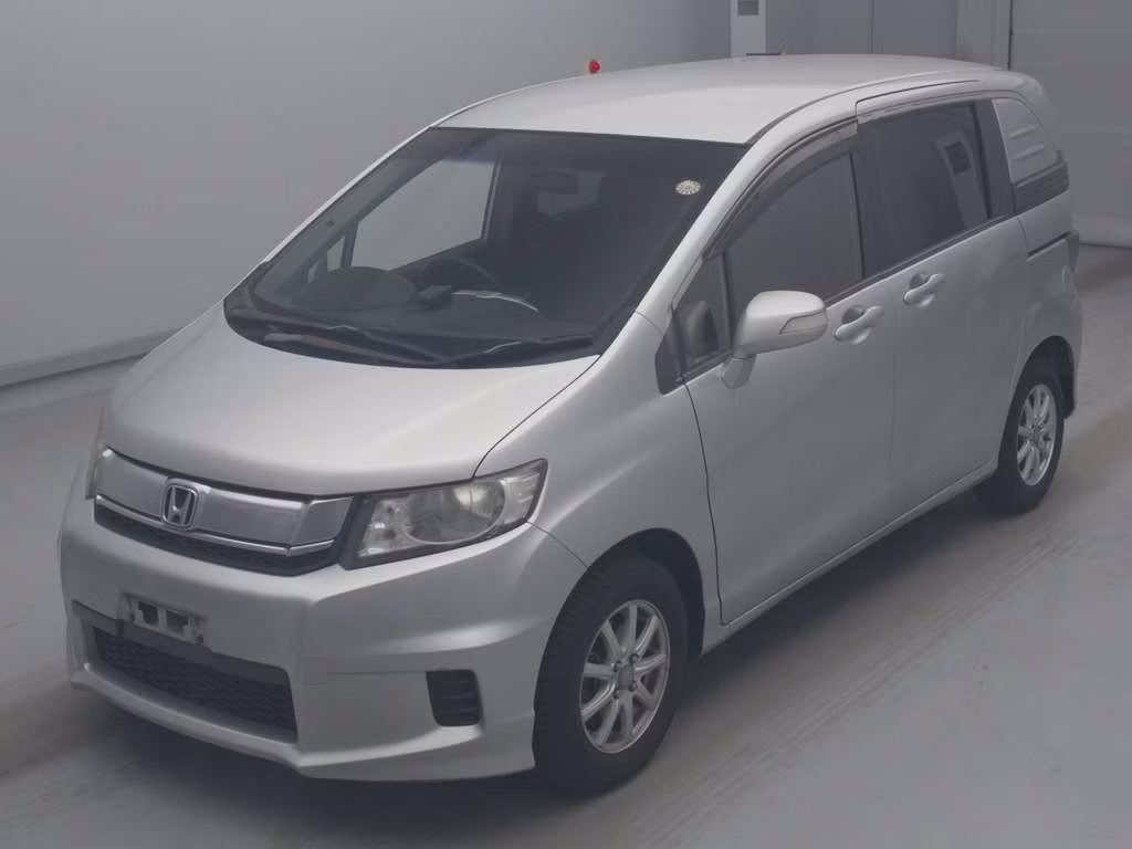 HONDA FREED SPIKE