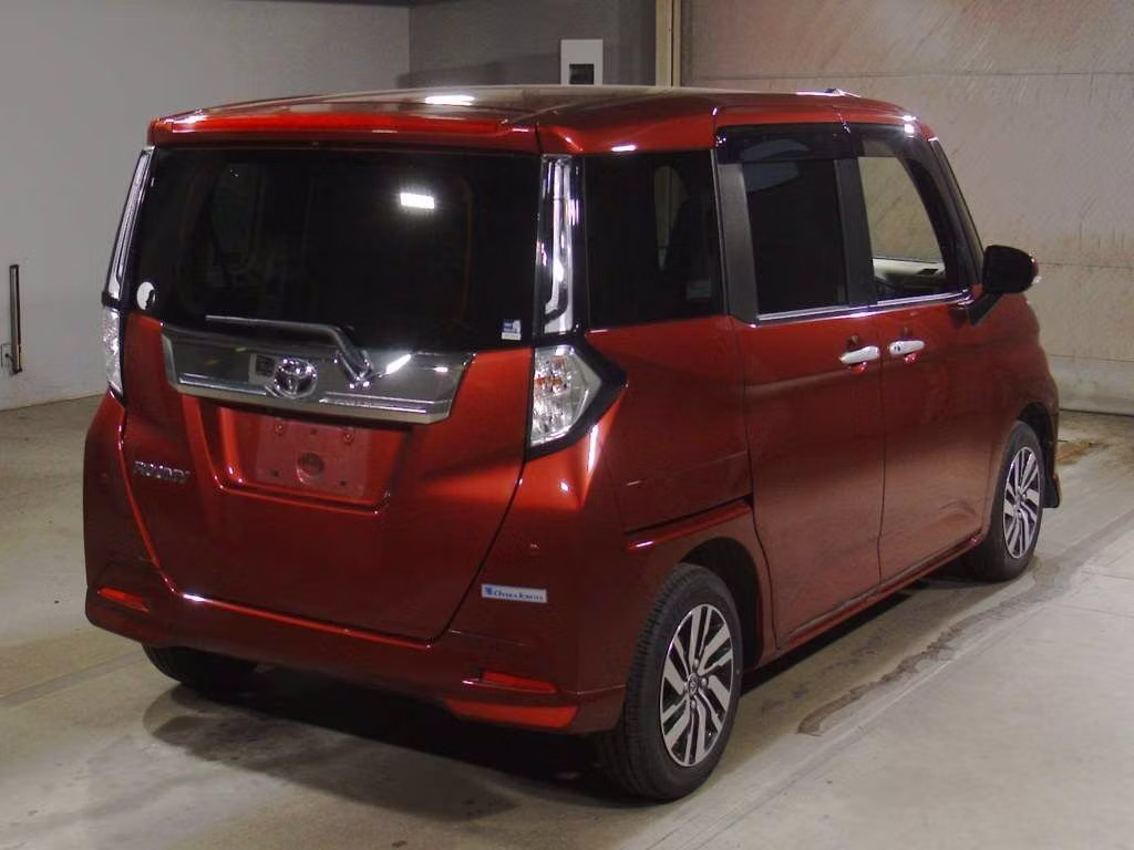 TOYOTA ROOMY