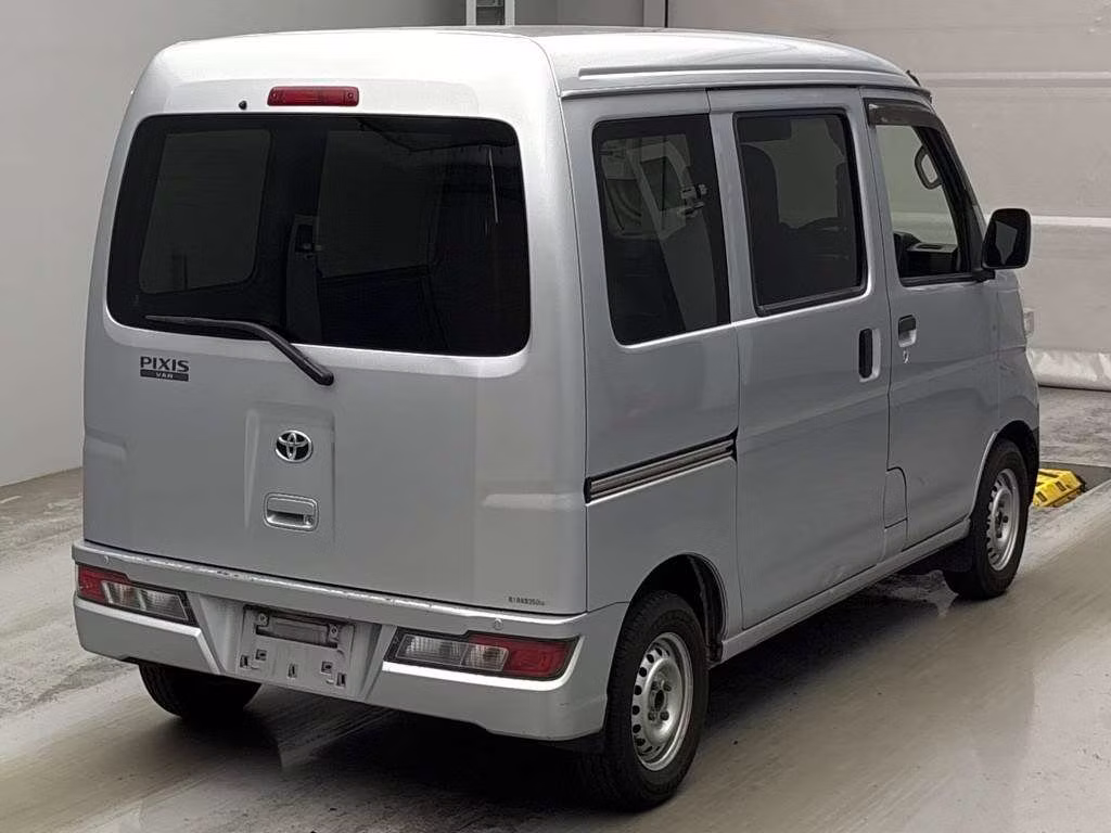 TOYOTA PIXIS VAN