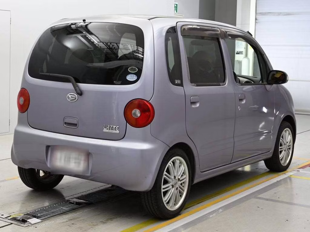 DAIHATSU MOVE LATTE