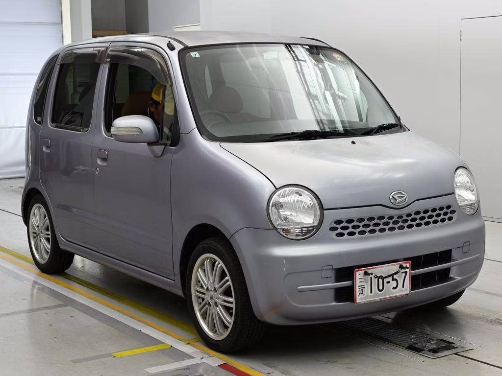 DAIHATSU MOVE LATTE