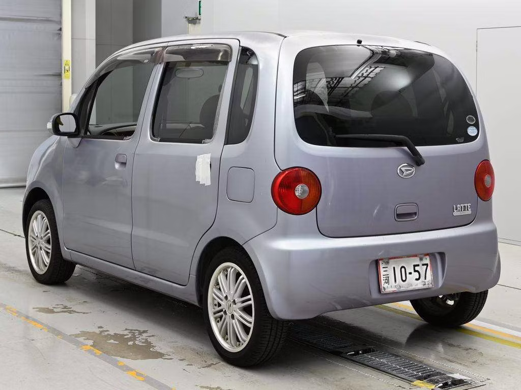 DAIHATSU MOVE LATTE
