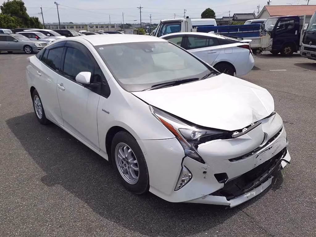 TOYOTA PRIUS