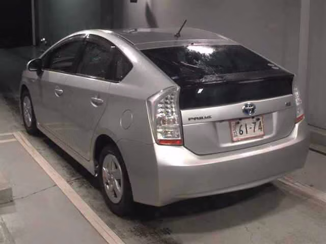 TOYOTA PRIUS