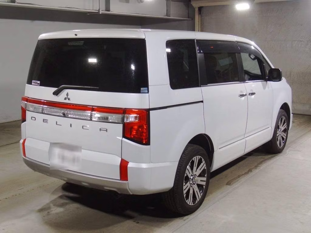 MITSUBISHI DELICA D:5